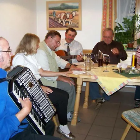Gasthof-pension Kesslsimerhof Konukevi Neualbenreuth