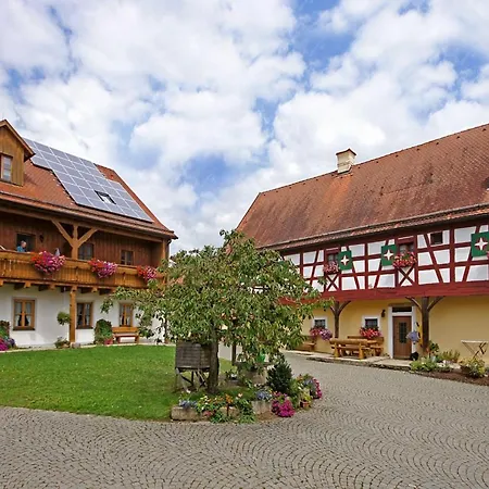 Konukevi Gasthof-pension Kesslsimerhof Neualbenreuth