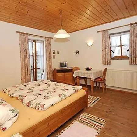 Gasthof-pension Kesslsimerhof Konukevi Neualbenreuth